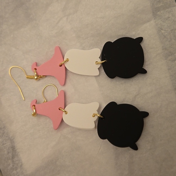 3 /$15 New Halloween Ghost Earrings - Picture 3 of 4